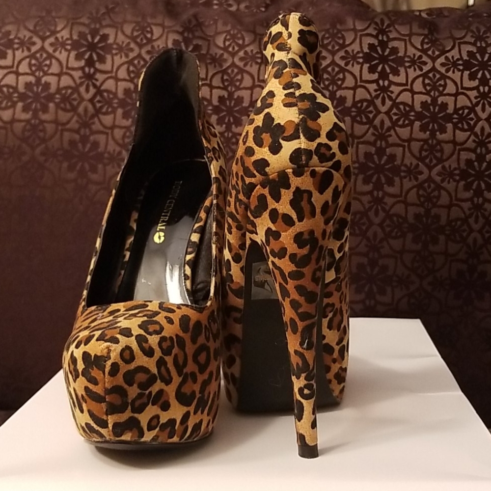 Shoes - Picture 2 of 2